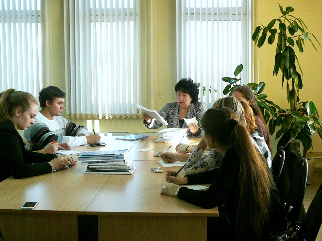 В Научной библиотеке ВолГУ прошла встреча со студенческим научным обществом.JPG